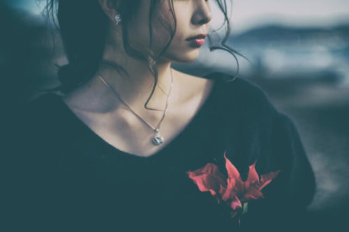自撮りしない人の3つの心理とは?自撮りを嫌がると嫌われる?