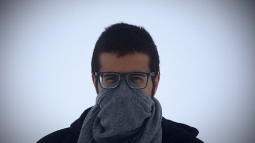 【ドン引き】唇を尖らせる男性の心理3つ!可愛いとか思ってるの?甘えん坊?